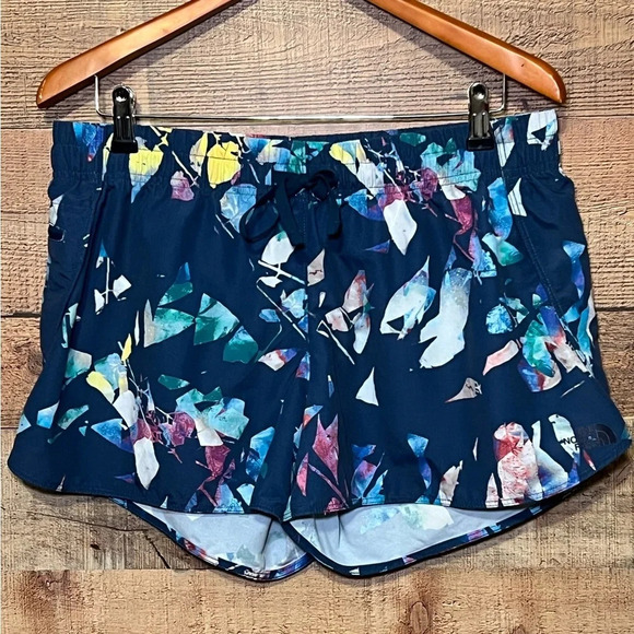 🌻 The North Face Class V Shorts in Blue Wing Teal Leaf Print Women’s size Large - Picture 1 of 9